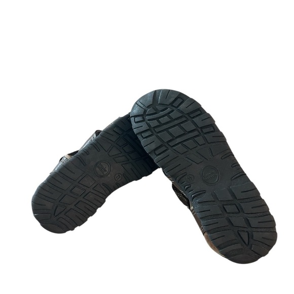 Wonder Nation Big Boys Fisherman Sandals - Brown, Size 11 - Picture 5 of 9